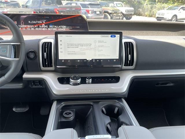 new 2025 Ford Expedition car, priced at $75,445