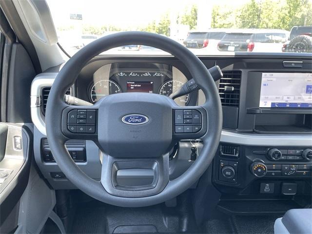 new 2025 Ford F-350 car, priced at $67,675