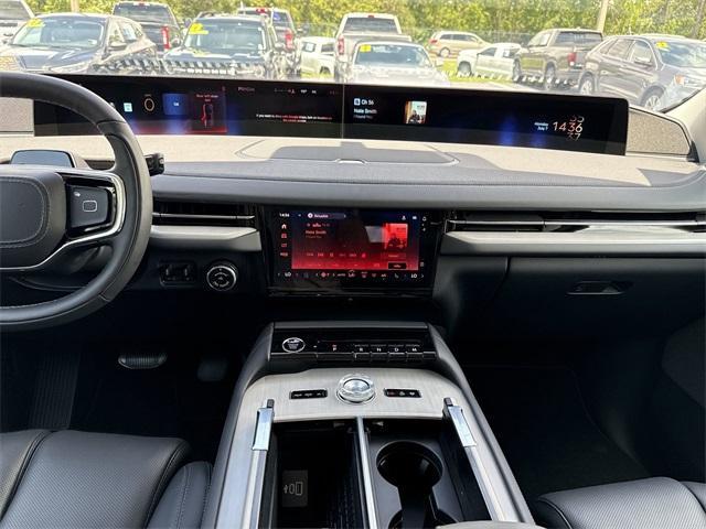 new 2025 Lincoln Navigator car, priced at $103,690