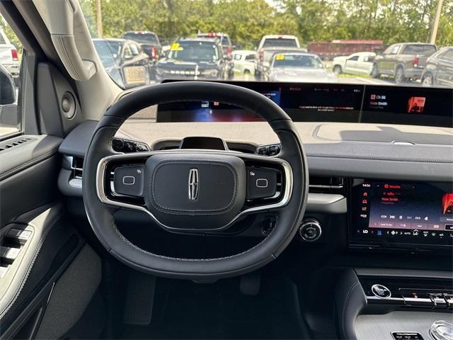 new 2025 Lincoln Navigator car, priced at $103,690