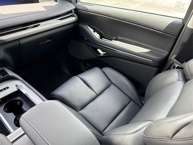 new 2025 Lincoln Navigator car, priced at $103,690