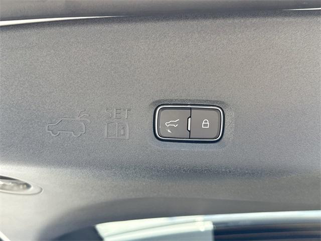 new 2025 Lincoln Navigator car, priced at $103,690