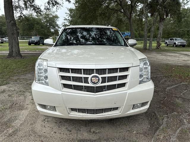 used 2014 Cadillac Escalade ESV car, priced at $16,999
