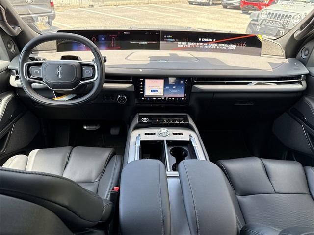 new 2025 Lincoln Navigator car, priced at $109,190