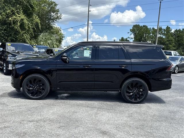 new 2025 Lincoln Navigator car, priced at $109,190