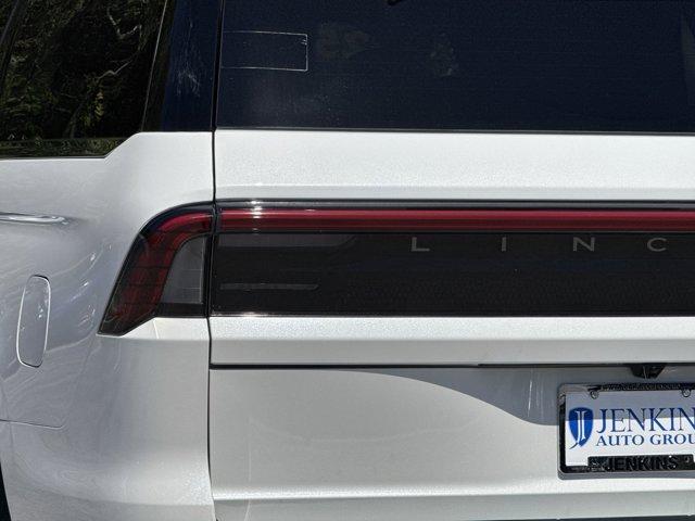 new 2025 Lincoln Navigator L car, priced at $105,580