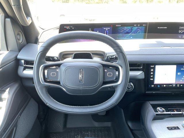 new 2025 Lincoln Navigator car, priced at $108,555