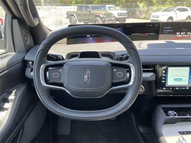 new 2025 Lincoln Navigator car, priced at $109,060
