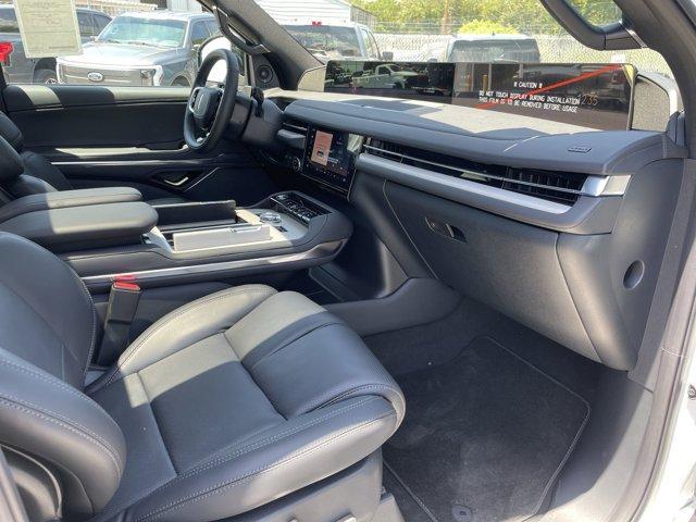 new 2025 Lincoln Navigator car, priced at $109,060