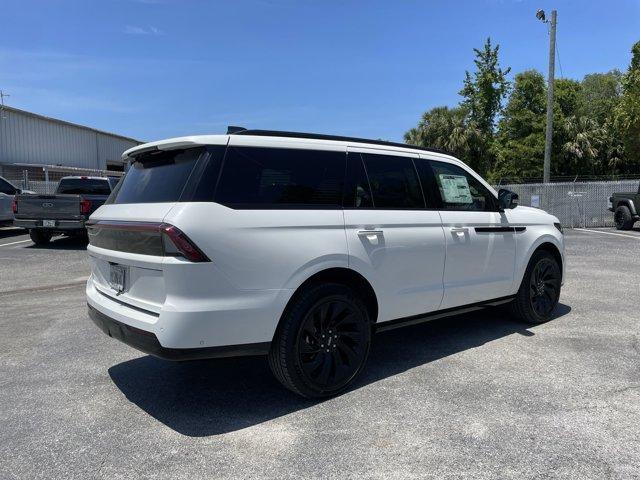 new 2025 Lincoln Navigator car, priced at $109,060