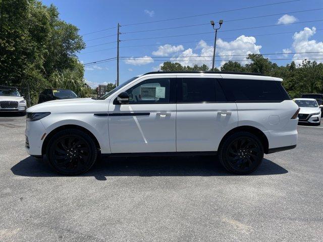 new 2025 Lincoln Navigator car, priced at $109,060