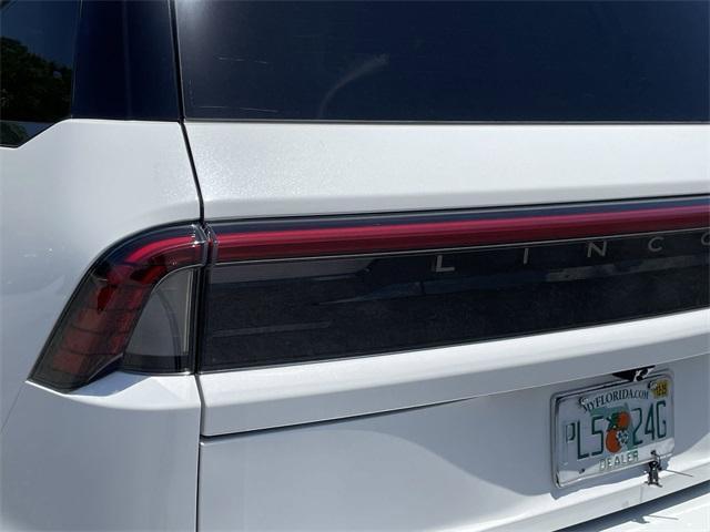new 2025 Lincoln Navigator car, priced at $109,060