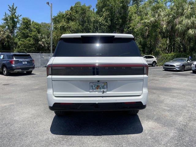 new 2025 Lincoln Navigator car, priced at $109,060