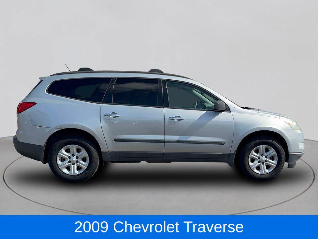 used 2009 Chevrolet Traverse car, priced at $7,895