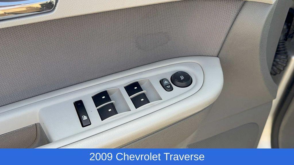 used 2009 Chevrolet Traverse car, priced at $7,895