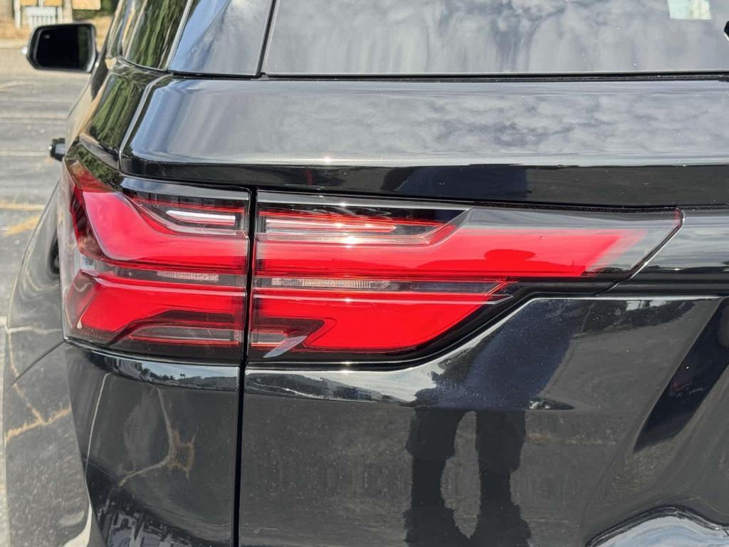 used 2022 Chevrolet Traverse car, priced at $33,995