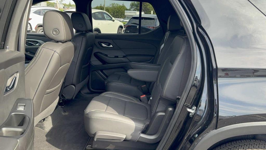 used 2022 Chevrolet Traverse car, priced at $33,995