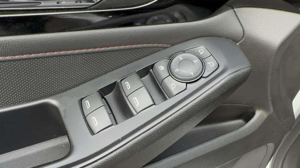 used 2023 Chevrolet Traverse car, priced at $32,495