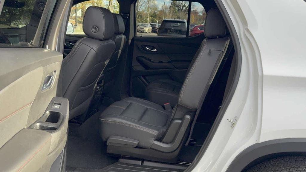 used 2023 Chevrolet Traverse car, priced at $32,495