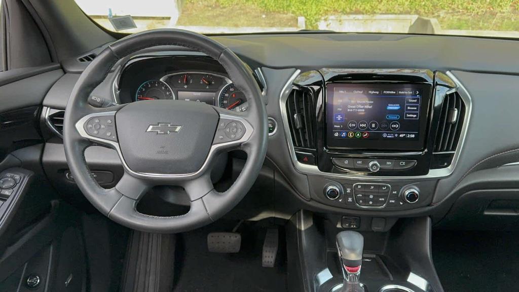 used 2023 Chevrolet Traverse car, priced at $32,495