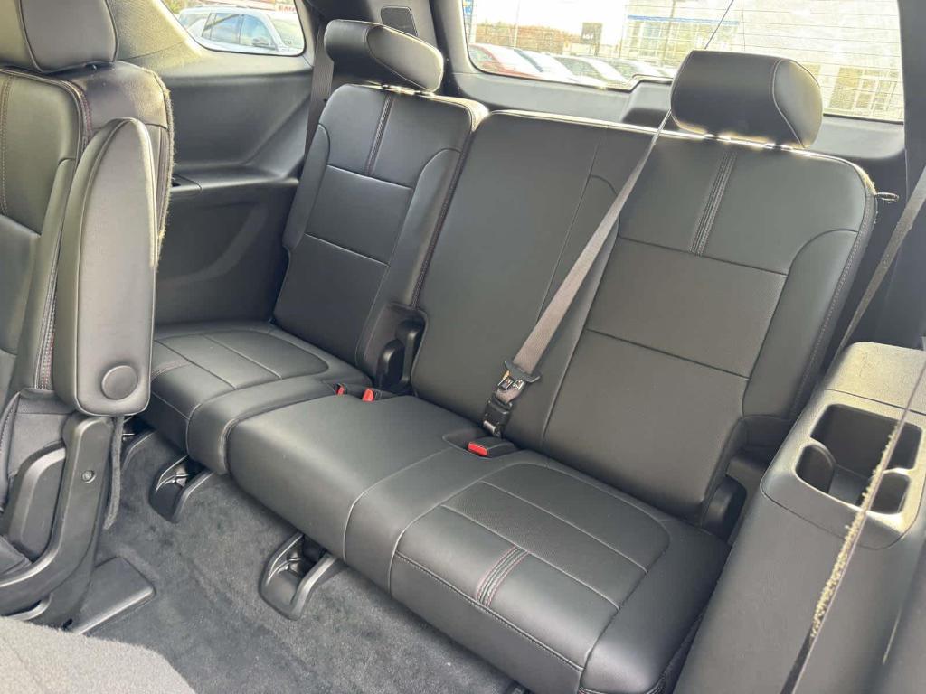 used 2023 Chevrolet Traverse car, priced at $32,495