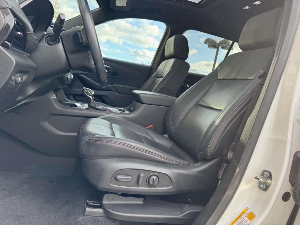 used 2023 Chevrolet Traverse car, priced at $32,495