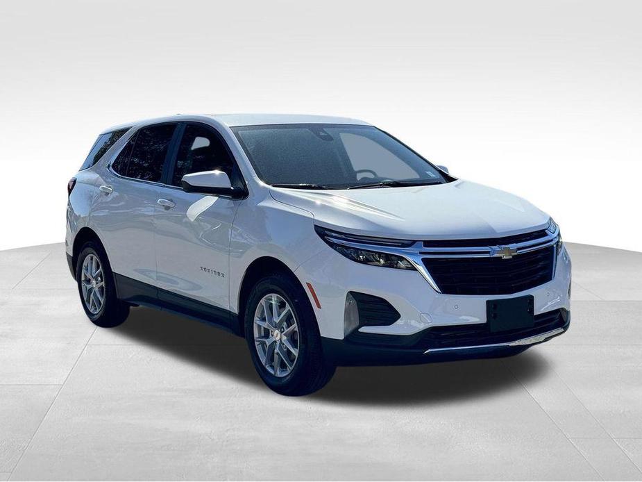 used 2023 Chevrolet Equinox car, priced at $20,995