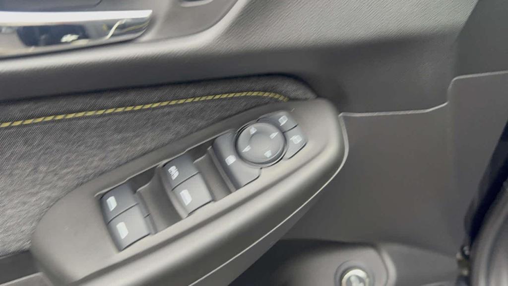 used 2025 Chevrolet TrailBlazer car, priced at $30,995