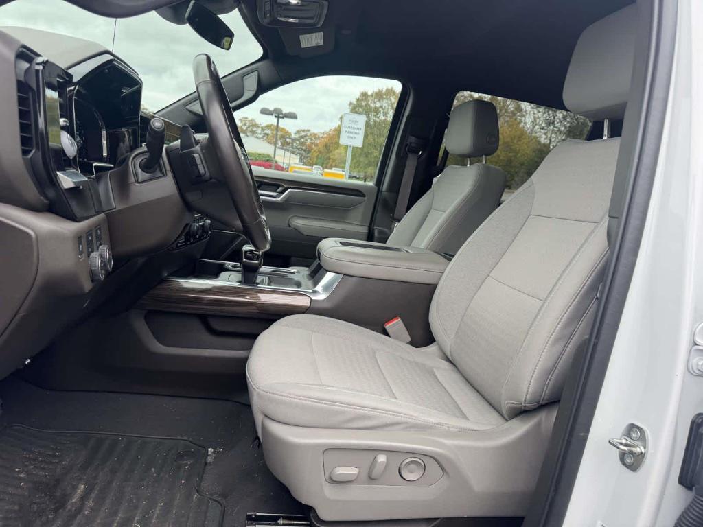 used 2022 Chevrolet Silverado 1500 car, priced at $38,995