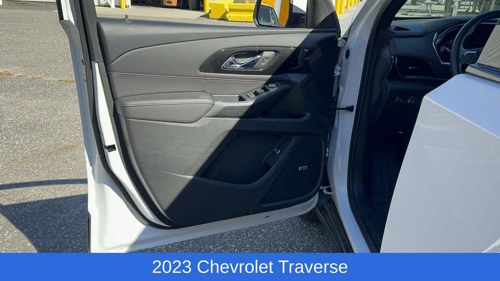 used 2023 Chevrolet Traverse car, priced at $36,495