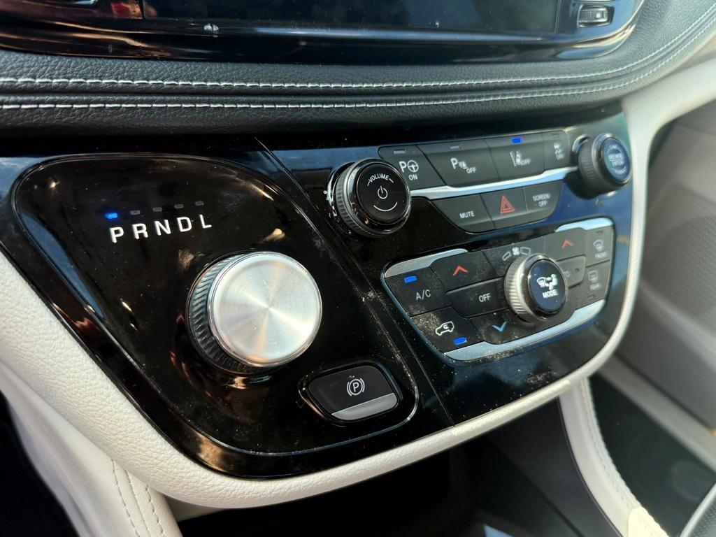 used 2023 Chrysler Pacifica Hybrid car, priced at $39,495