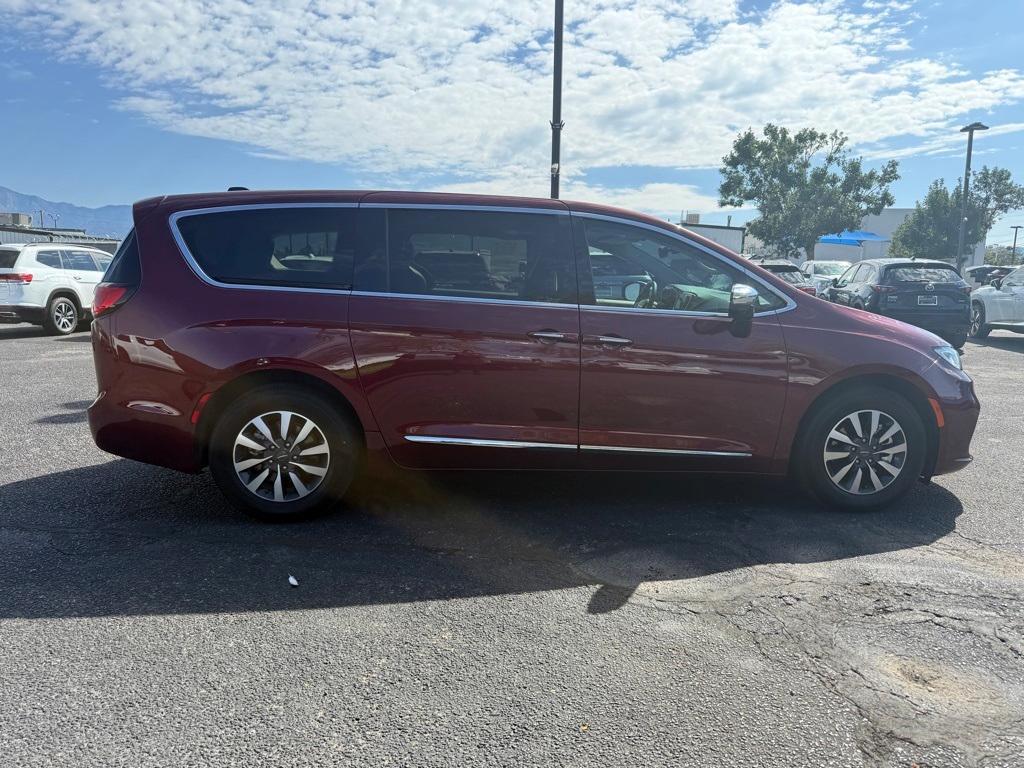 used 2023 Chrysler Pacifica Hybrid car, priced at $39,495