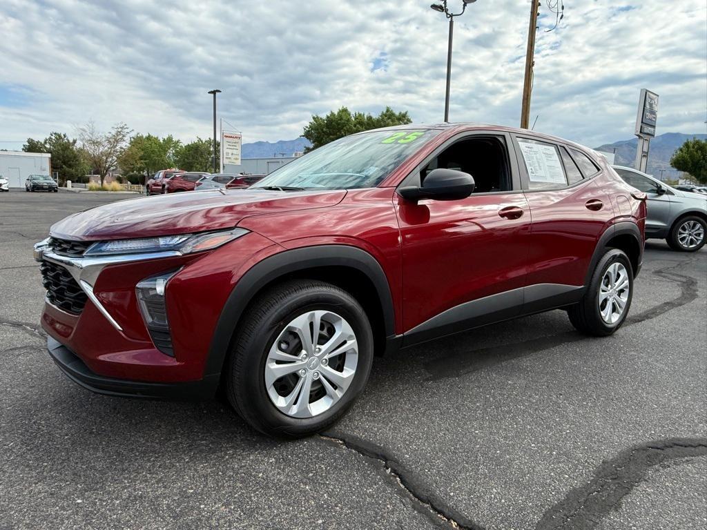 used 2025 Chevrolet Trax car, priced at $25,600