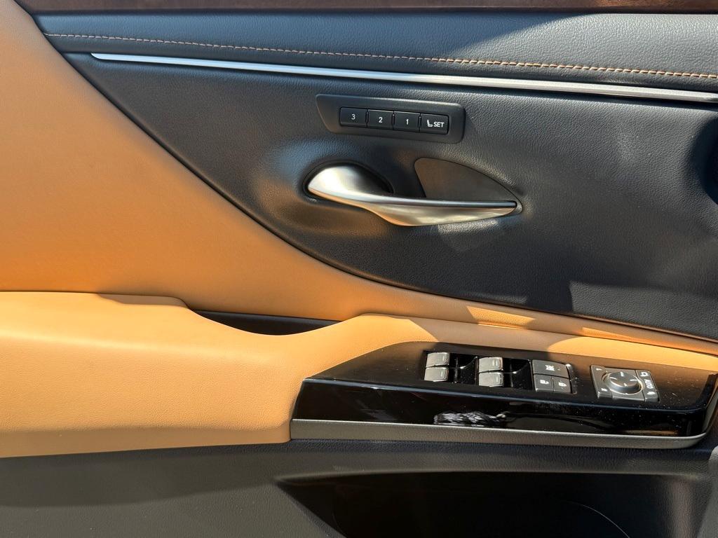 used 2024 Lexus ES 350 car, priced at $42,723