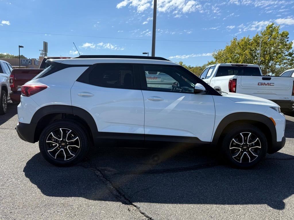 used 2023 Chevrolet TrailBlazer car, priced at $25,864