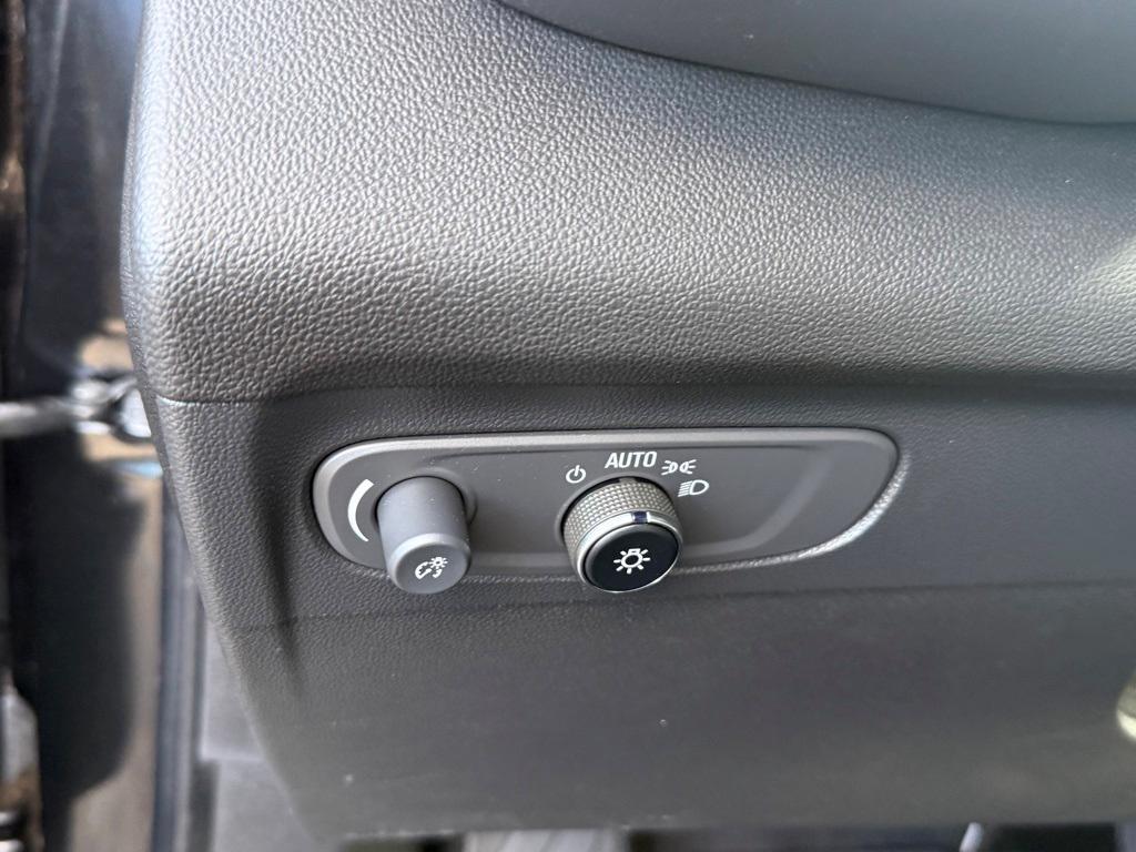 used 2023 Buick Envision car, priced at $32,361