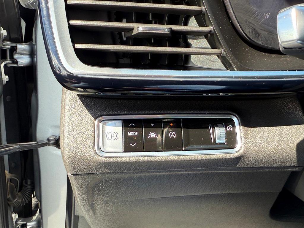 used 2024 Buick Envision car, priced at $32,329