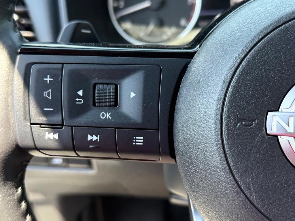 used 2022 Nissan Rogue car, priced at $26,567