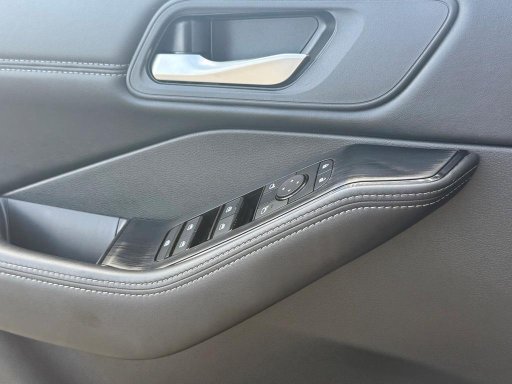 used 2023 Nissan Rogue car, priced at $27,634