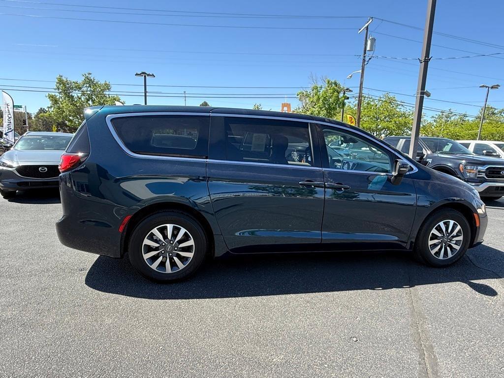 used 2023 Chrysler Pacifica Hybrid car, priced at $37,098
