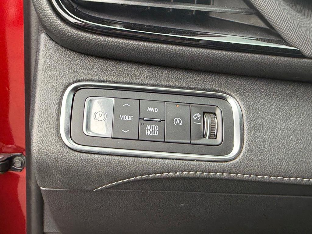 used 2025 Buick Enclave car, priced at $55,103