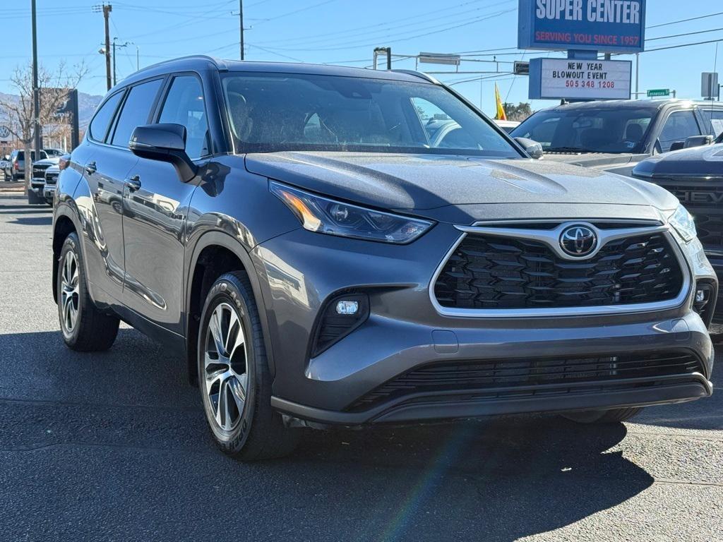 used 2023 Toyota Highlander car, priced at $44,196