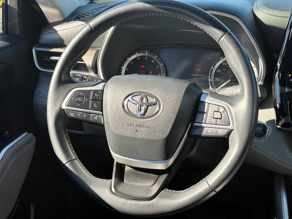 used 2023 Toyota Highlander car, priced at $44,196