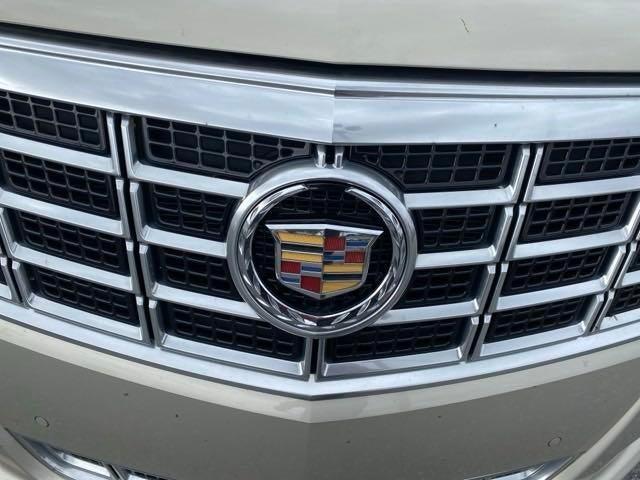 used 2013 Cadillac XTS car, priced at $12,950