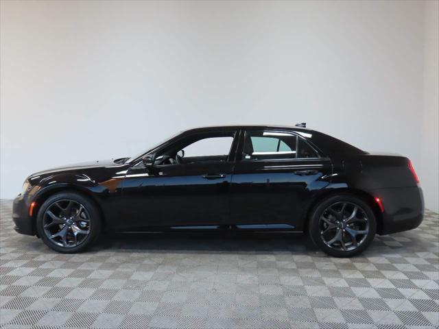 used 2022 Chrysler 300 car, priced at $26,367