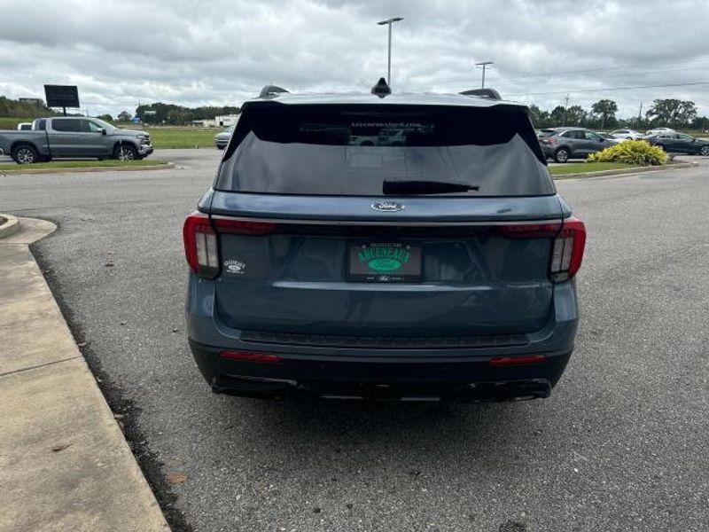 new 2025 Ford Explorer car, priced at $49,340