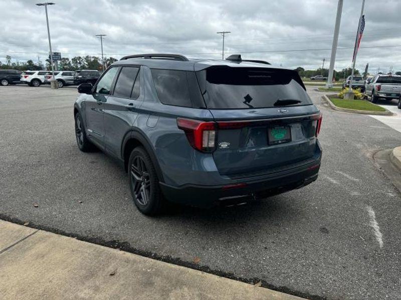 new 2025 Ford Explorer car, priced at $49,340