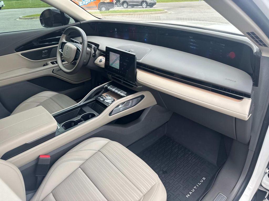 used 2024 Lincoln Nautilus car, priced at $56,950