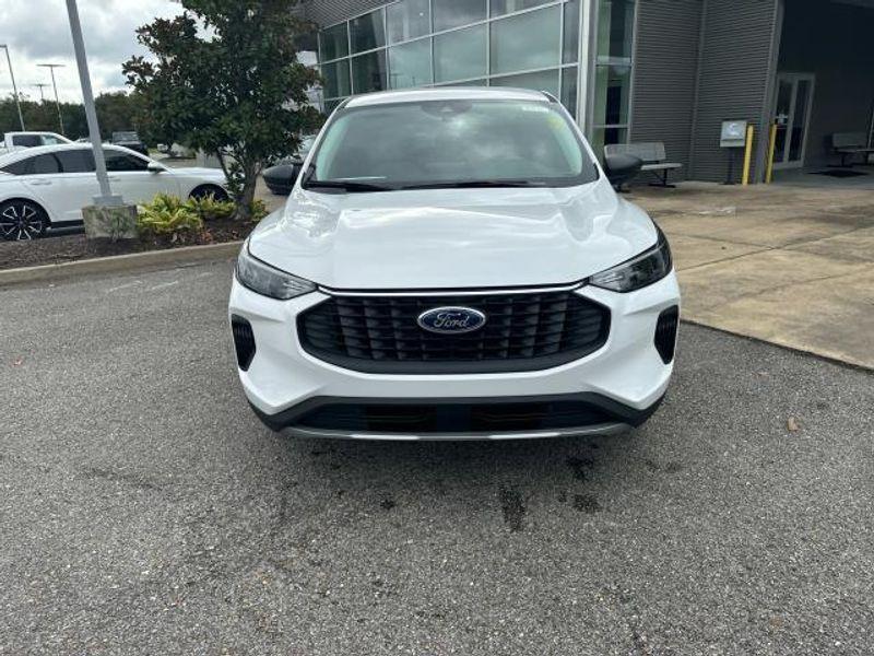 new 2025 Ford Escape car, priced at $27,995