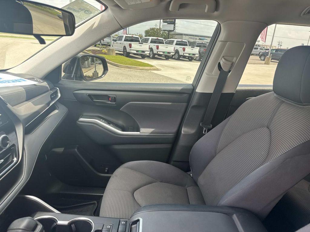 used 2022 Toyota Highlander car, priced at $27,210